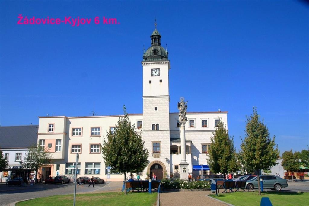 Cyklo Ubytovani A Vinny Sklep Zadovice Exterior foto